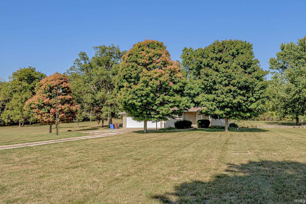 Photo of 580 W Keiser Road, Columbia City, IN 46725 (MLS # 202540576)