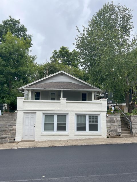 Photo of 1209 S Lincoln Street, Bloomington, IN 47401 (MLS # 202534489)
