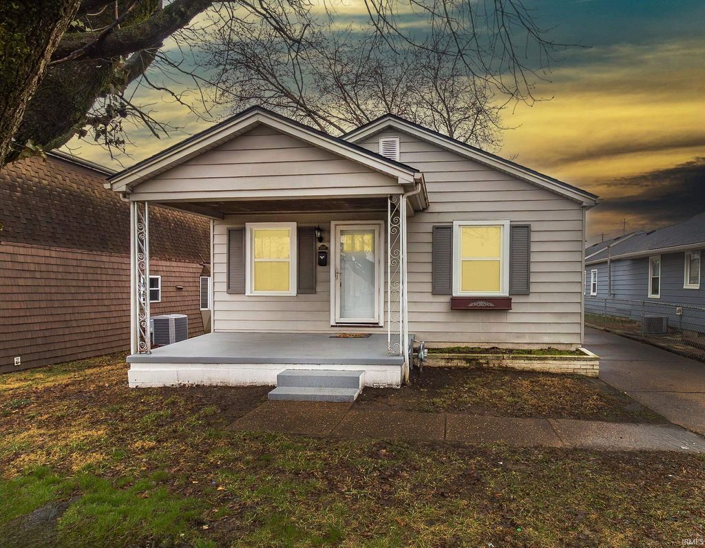 Photo of 2438 N Governor Street, Evansville, IN 47711 (MLS # 202607003)