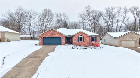 Photo of 1137 S Balthazar Drive, Santa Claus, IN 47579 (MLS # 202603873)