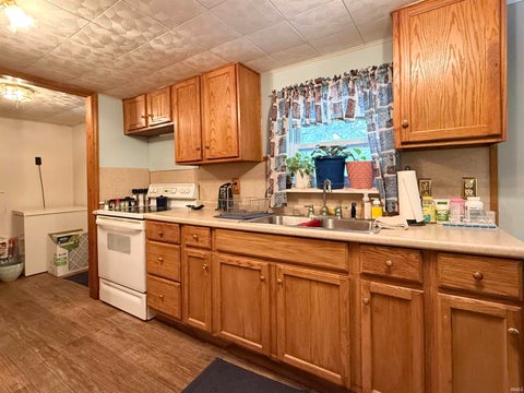 Tiny photo for 5101 Bassett Avenue, Evansville, IN 47715 (MLS # 202633243)