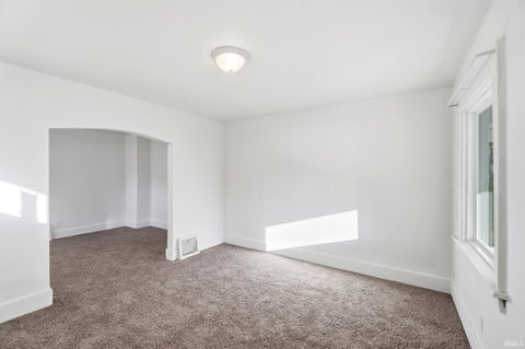 Tiny photo for 4438 Weisser Park Avenue, Fort Wayne, IN 46806 (MLS # 202643558)
