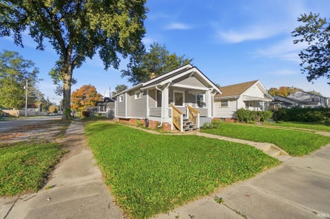 Tiny photo for 4438 Weisser Park Avenue, Fort Wayne, IN 46806 (MLS # 202643558)