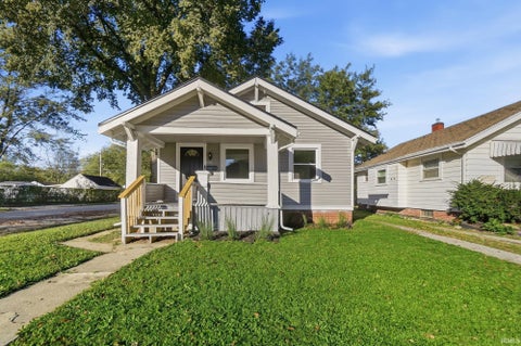 Tiny photo for 4438 Weisser Park Avenue, Fort Wayne, IN 46806 (MLS # 202643558)