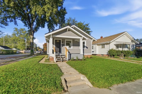 Tiny photo for 4438 Weisser Park Avenue, Fort Wayne, IN 46806 (MLS # 202643558)