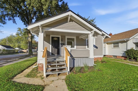 Tiny photo for 4438 Weisser Park Avenue, Fort Wayne, IN 46806 (MLS # 202643558)
