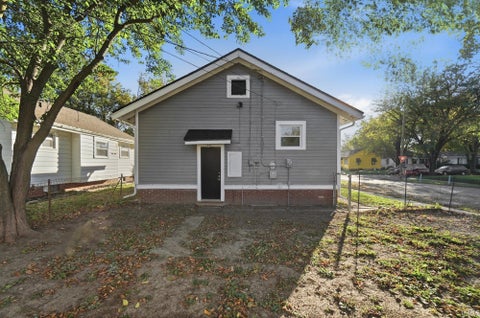 Tiny photo for 4438 Weisser Park Avenue, Fort Wayne, IN 46806 (MLS # 202643558)