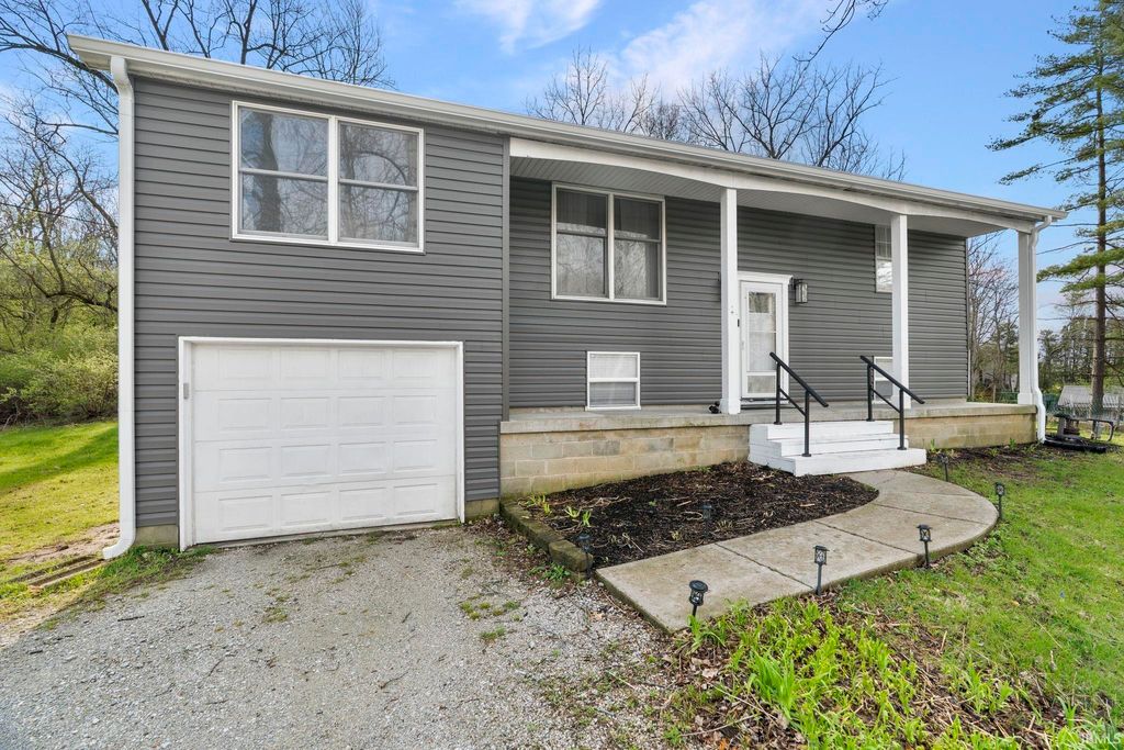 Photo of 56 Knoll Crest Court, West Lafayette, IN 47906 (MLS # 202611621)