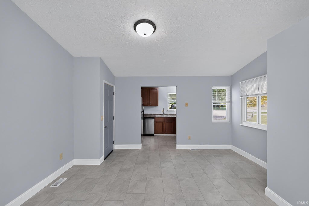 Photo of 3601 Naples Court, Elkhart, IN 46514 (MLS # 202631287)
