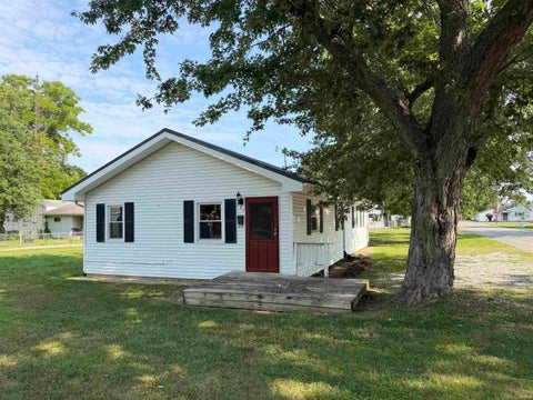 Photo of 631 E South C Street, Gas City, IN 46933 (MLS # 202630140)