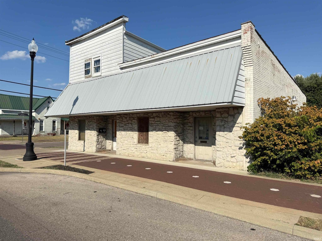 Photo of 1125 N Main Street, Evansville, IN 47711 (MLS # 202636517)
