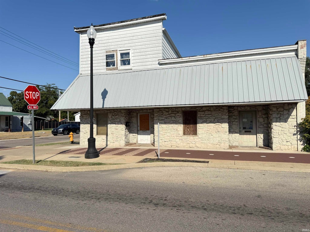 Photo of 1125 N Main Street, Evansville, IN 47711 (MLS # 202636517)