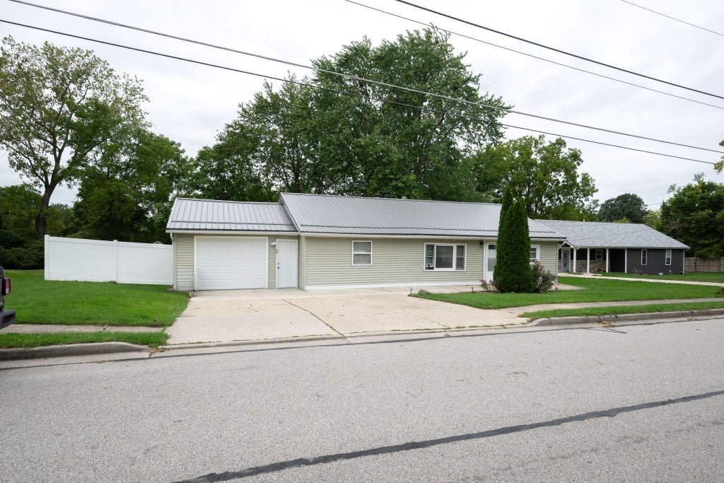 Photo of 1104 Town Street, Kendallville, IN 46755 (MLS # 202639429)