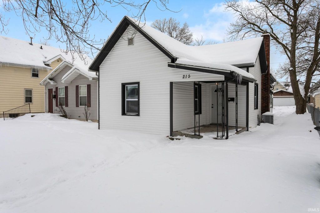 Photo of 215 E Broadway Street, Mishawaka, IN 46545 (MLS # 202603931)