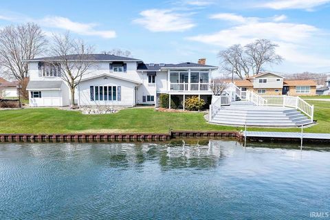 Tiny photo for 51198 Aqua Drive, Elkhart, IN 46514 (MLS # 202609373)