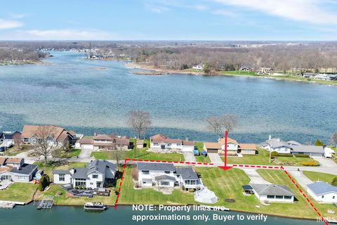 Tiny photo for 51198 Aqua Drive, Elkhart, IN 46514 (MLS # 202609373)