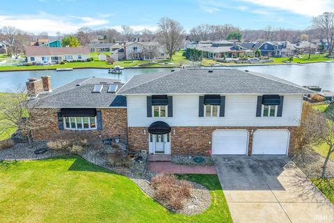 Tiny photo for 51198 Aqua Drive, Elkhart, IN 46514 (MLS # 202609373)