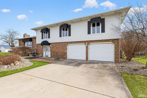 Tiny photo for 51198 Aqua Drive, Elkhart, IN 46514 (MLS # 202609373)