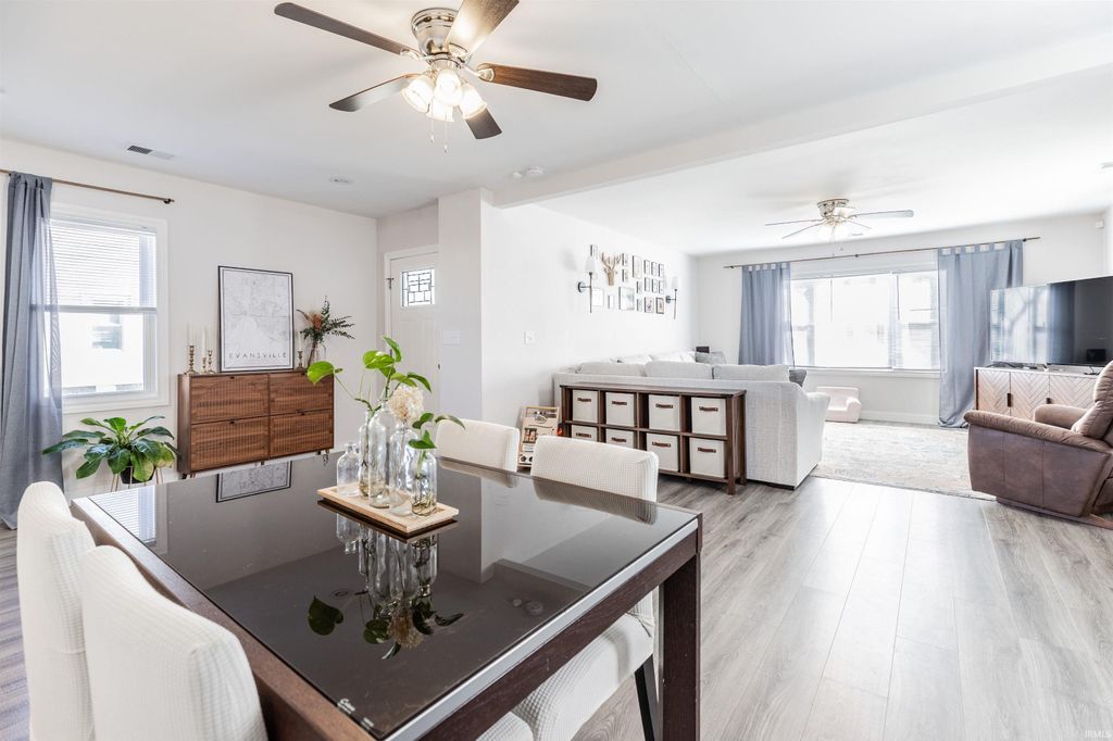 Photo of 3129 Arlington Avenue, Evansville, IN 47712 (MLS # 202603041)