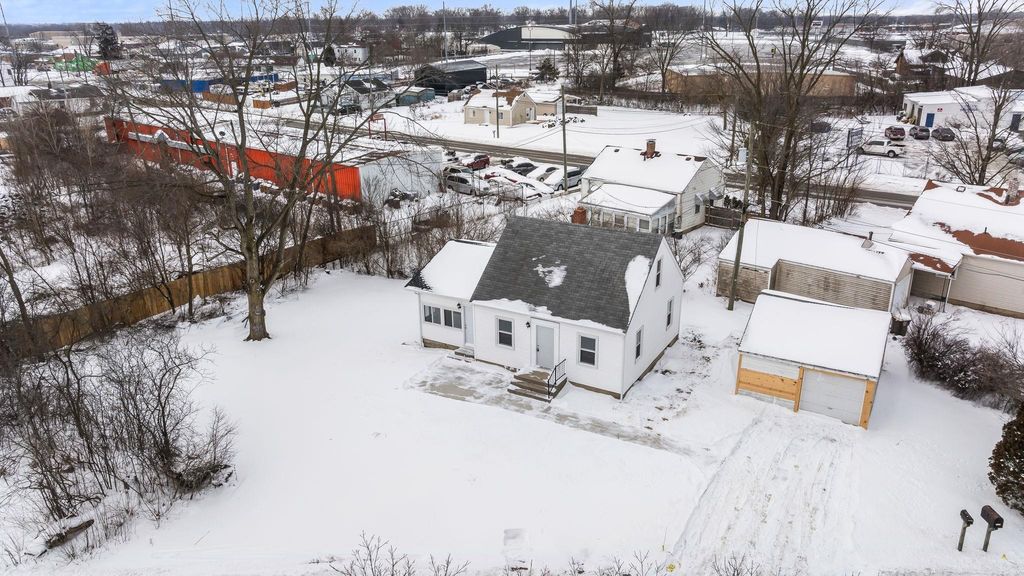 Photo of 5308 Southern Court, Fort Wayne, IN 46806 (MLS # 202603081)