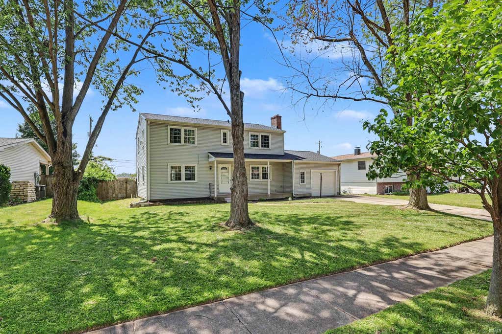Photo of 1921 Mathias Street, Fort Wayne, IN 46815 (MLS # 202627008)