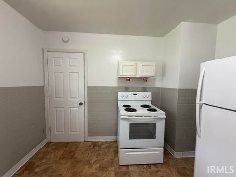 Tiny photo for 2702 Prast Boulevard, South Bend, IN 46628 (MLS # 202618678)
