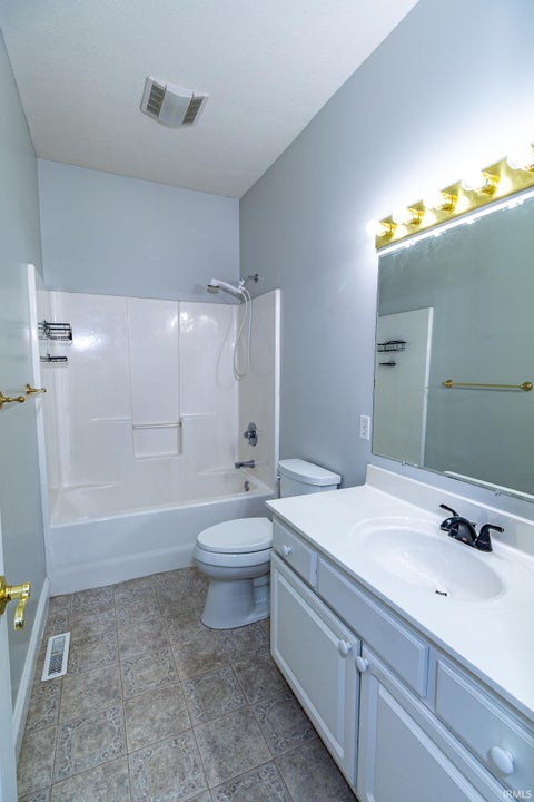 Tiny photo for 2419 N Stonelake Circle, Bloomington, IN 47404 (MLS # 202632902)