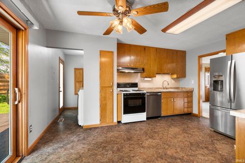 Tiny photo for 1212 Beaumont Drive, Lafayette, IN 47905 (MLS # 202616593)