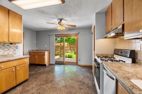 Tiny photo for 1212 Beaumont Drive, Lafayette, IN 47905 (MLS # 202616593)