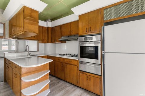 Tiny photo for 2212 Franklin Street, South Bend, IN 46613 (MLS # 202622456)