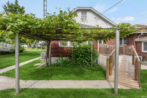 Tiny photo for 2212 Franklin Street, South Bend, IN 46613 (MLS # 202622456)