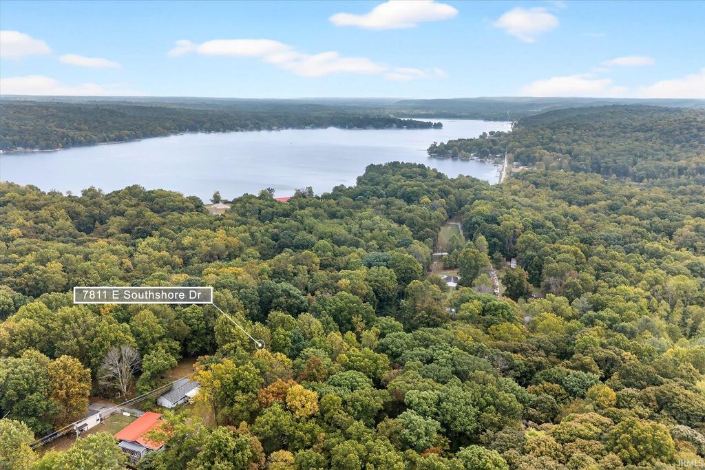 Photo of 7811 E Southshore Drive, Unionville, IN 47468 (MLS # 202539031)