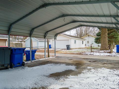 Tiny photo for 913 W Virginia Avenue, Kokomo, IN 46902 (MLS # 202608848)