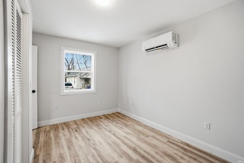 Tiny photo for 913 W Virginia Avenue, Kokomo, IN 46902 (MLS # 202608848)