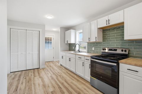 Tiny photo for 913 W Virginia Avenue, Kokomo, IN 46902 (MLS # 202608848)