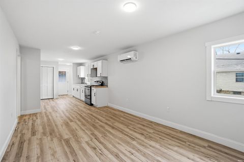 Tiny photo for 913 W Virginia Avenue, Kokomo, IN 46902 (MLS # 202608848)