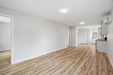 Tiny photo for 913 W Virginia Avenue, Kokomo, IN 46902 (MLS # 202608848)