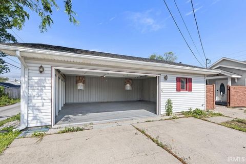 Tiny photo for 721 E MARKLAND Avenue, Kokomo, IN 46902 (MLS # 202549794)