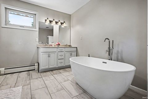 Tiny photo for 2910 Greenleaf Boulevard, Elkhart, IN 46514 (MLS # 202618547)