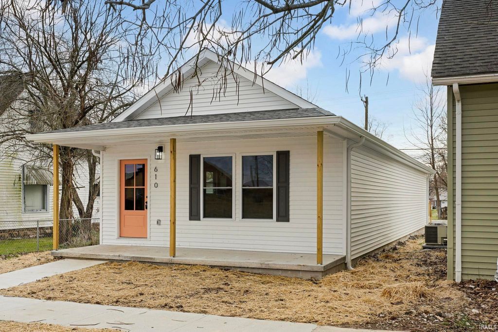 Photo of 610 W Frank Street, Mitchell, IN 47446 (MLS # 202600155)