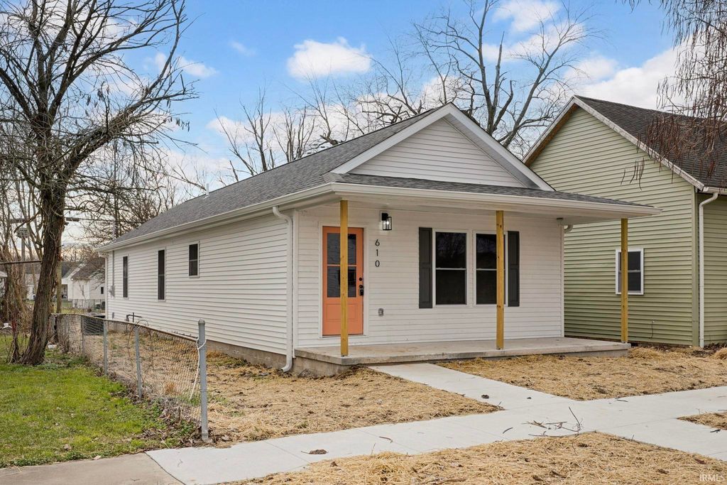 Photo of 610 W Frank Street, Mitchell, IN 47446 (MLS # 202600155)