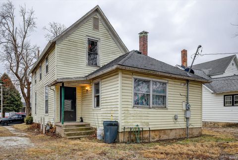 Photo of 468 E 5th Street, Peru, IN 46970 (MLS # 202605298)