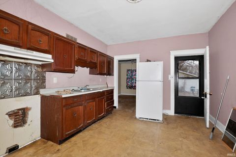 Tiny photo for 468 E 5th Street, Peru, IN 46970 (MLS # 202605298)