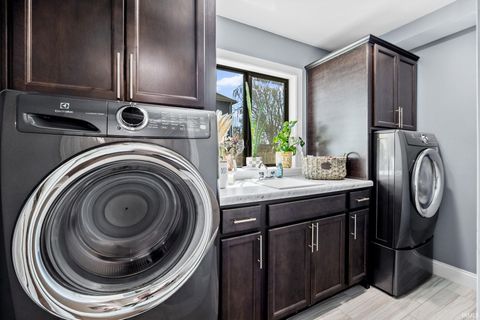 Tiny photo for 907 Rochester Street, Lafayette, IN 47905 (MLS # 202613065)