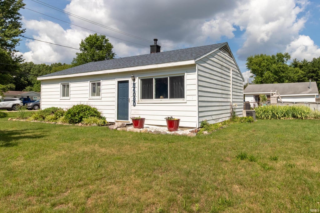 Photo of 54090 Southwood Drive, Elkhart, IN 46514 (MLS # 202625814)