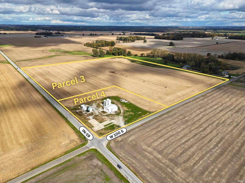 Photo of 10396 W 100 S, Bourbon, IN 46504 (MLS # 202543969)