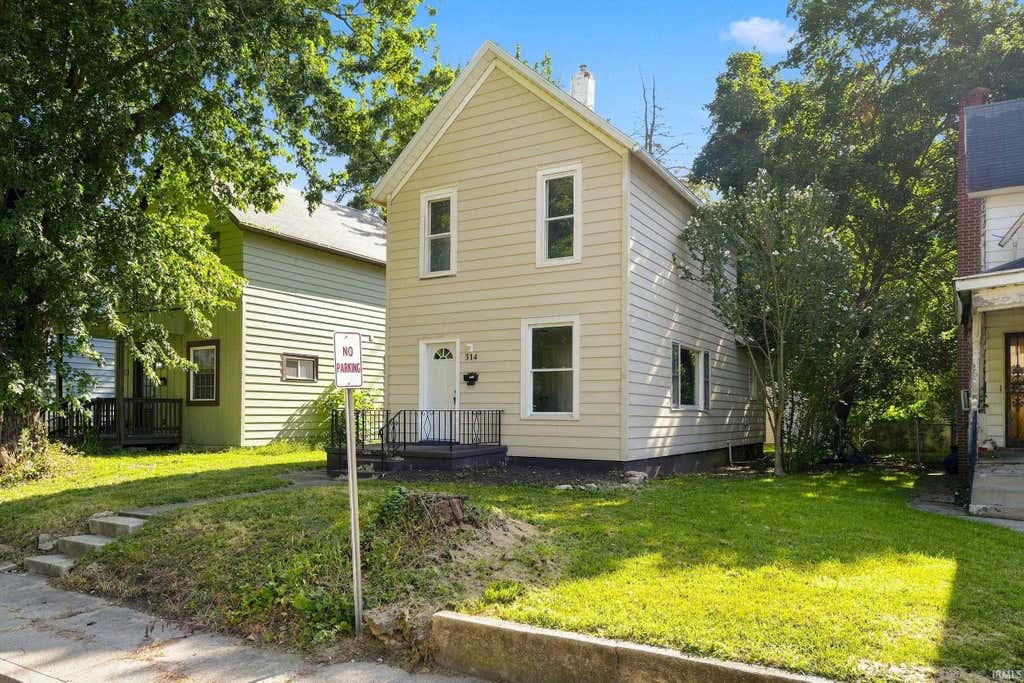 Photo of 314 Greenwood Avenue, Fort Wayne, IN 46808 (MLS # 202631835)