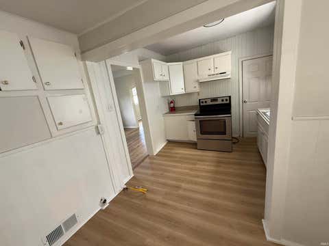 Tiny photo for 1501 Leer Street, South Bend, IN 46613 (MLS # 202635237)