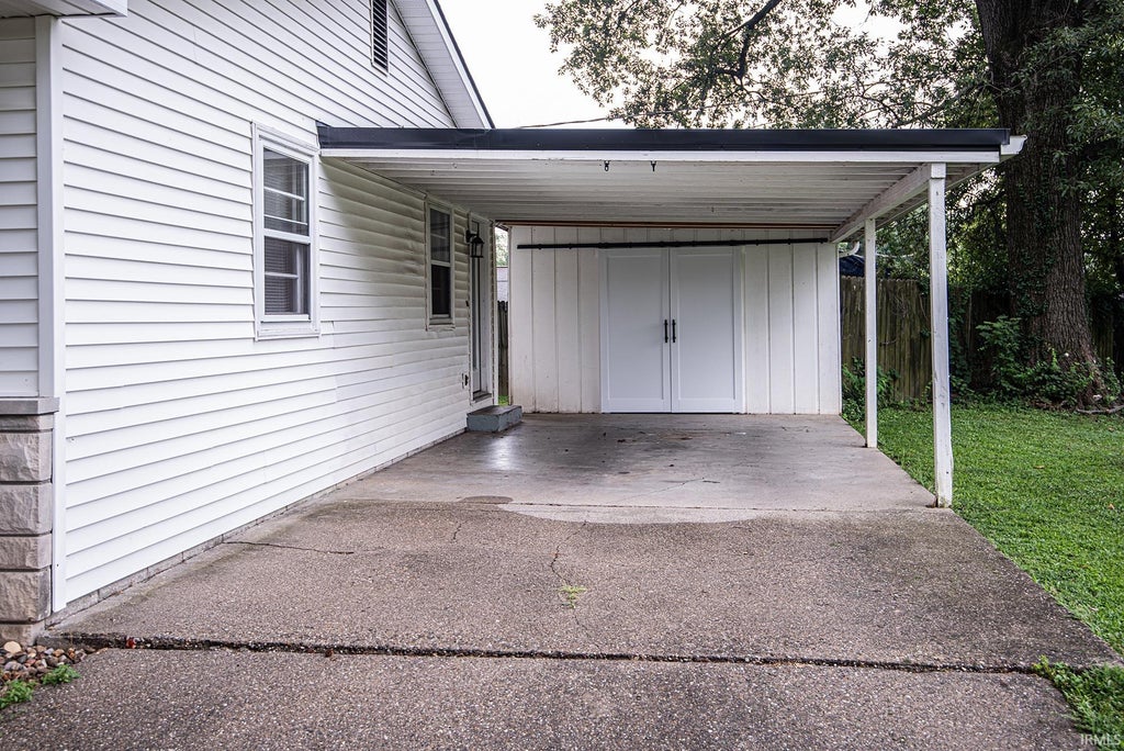 Photo of 119 Bentley Road, Vincennes, IN 47591 (MLS # 202631303)