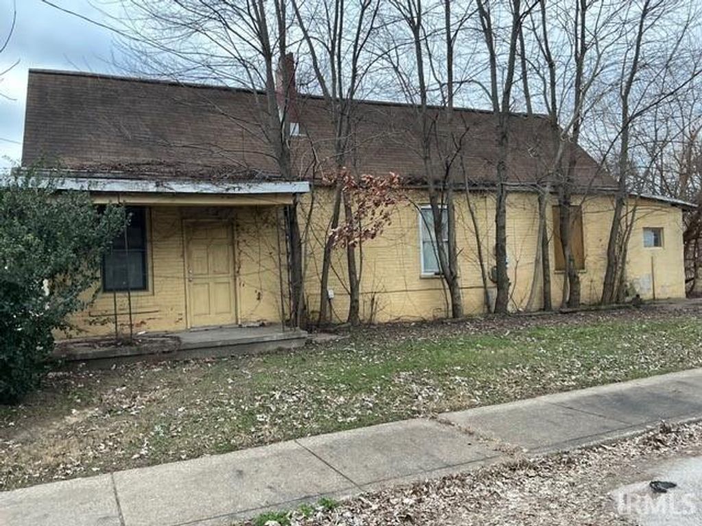 Photo of 1401 S Governor Street, Evansville, IN 47713 (MLS # 202607740)